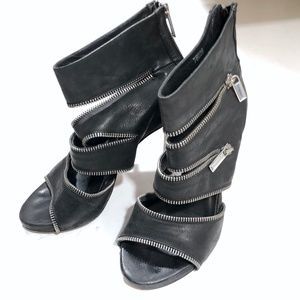 Latitude Femme Edgy Leather High Heels